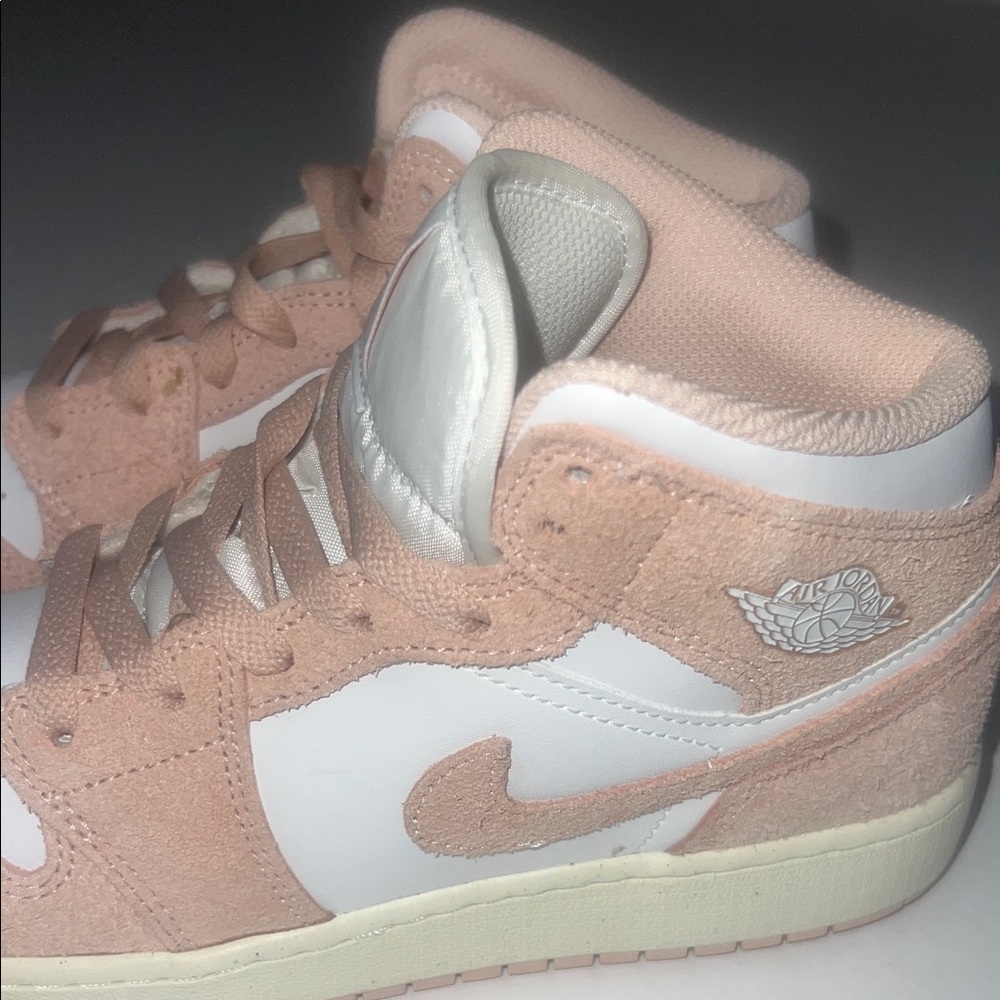 Nike Air Jordan 1 Mid Pink & White Suede 5.5Y - Picture 3 of 9
